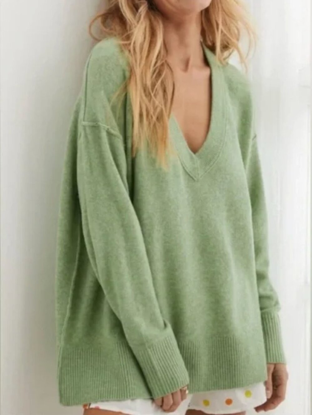 Aerie Unreal Green V-Neck Sweater Women's Large